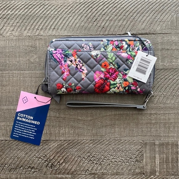 Vera Bradley Bags Vera Bradley Rfid Accordion Wristlet Poshmark